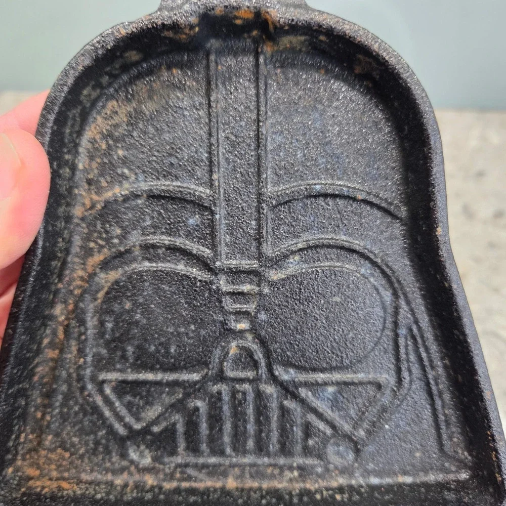 Star Wars Darth Vader Cast Iron Skillet Mini Pan Lucasfilm Collectible‎ Black